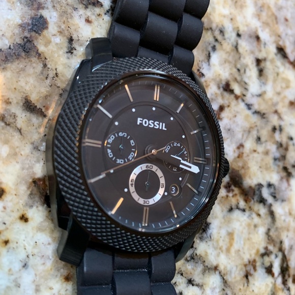 Black Fossil Watch - Picture 3 of 3